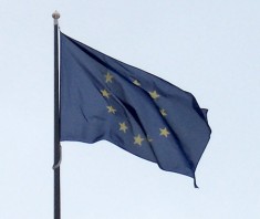 le drapeau européen = evropská vlajka